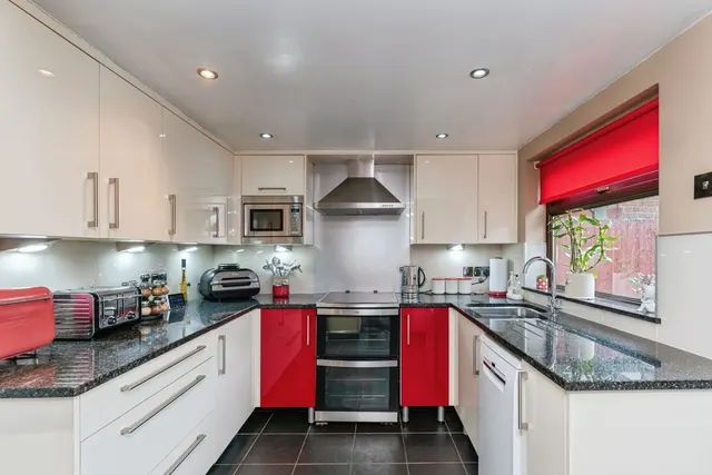 Windsor Drive, Whitby, CH65, photo 2