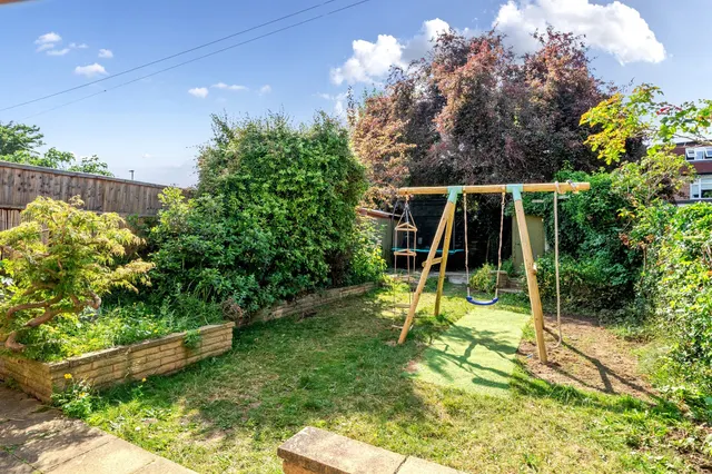 Sittingbourne Avenue, Enfield, EN1, photo 2