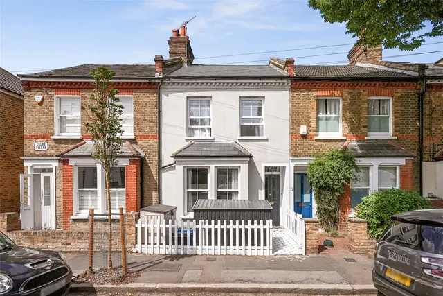 Gould Road, Twickenham, TW2 6RS, photo 1
