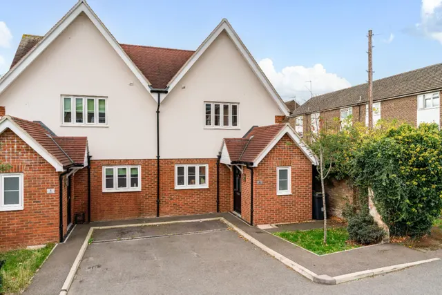 Lloyd Place, Ware, SG12 9FS, photo 1