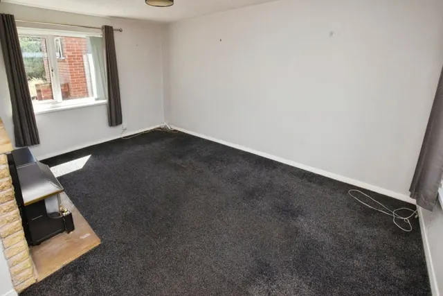 Photo 3 — Hillyfield Road, Exeter