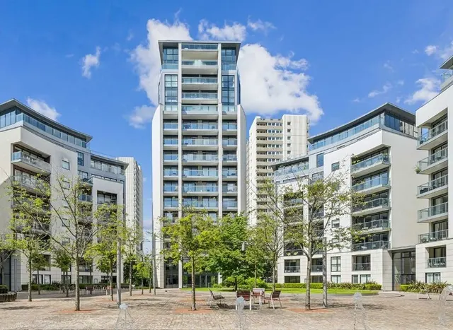Pump House Crescent, Brentford, TW8, photo 1