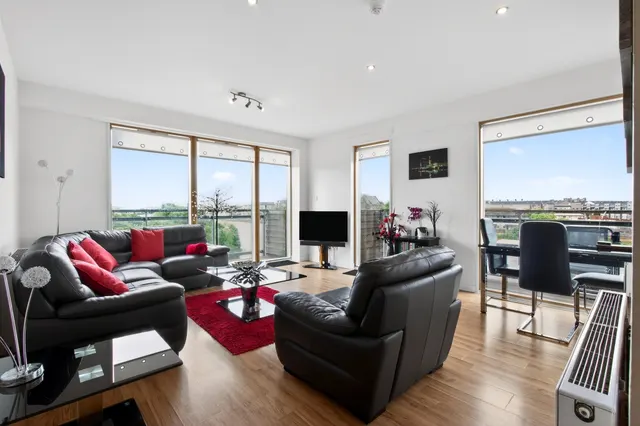 Meadowside Quay Walk, Glasgow, G11, photo 3