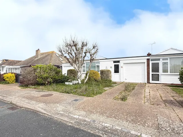 Grenville Road, Pevensey Bay, Pevensey, BN24 6BP, photo 1