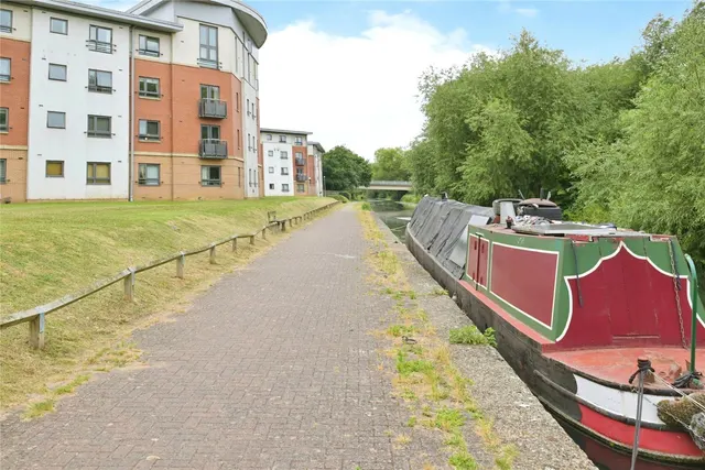 Photo 2 — West Cotton Close, Northampton, Northamptonshire, NN4
