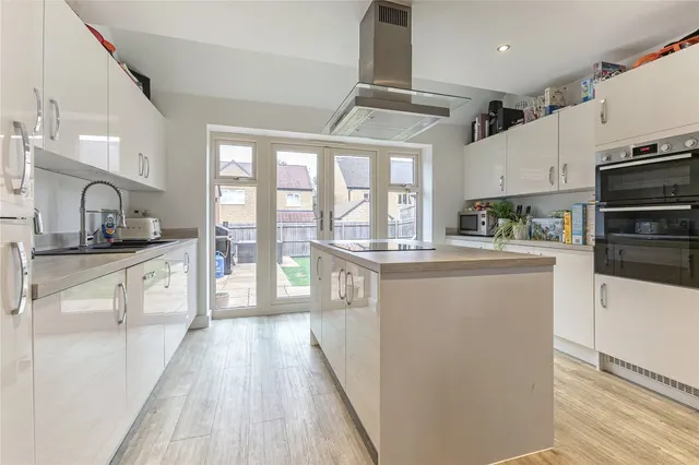 Renown Court, Long Hanborough, OX29, photo 3