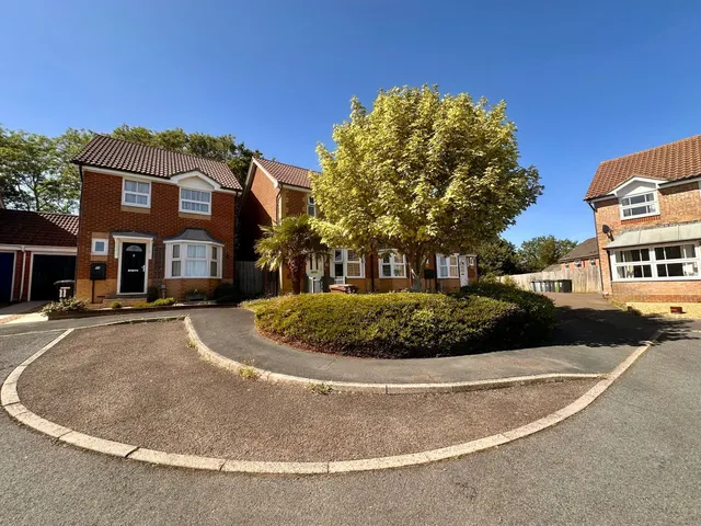 Photo 2 — Glessing Road, Stone Cross, Pevensey