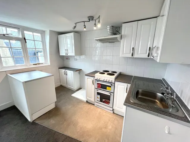 East Street- Close, To Weymouth Beach, DT4, photo 2
