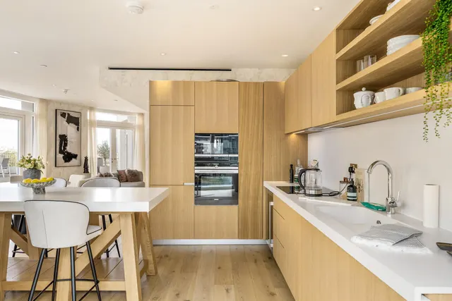 Photo 2 — Wilshire House, London, SW11
