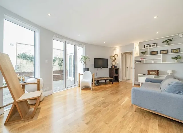Photo 2 — Gloucester Terrace, Hyde Park, W2