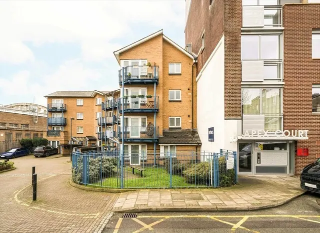 Woodger Road, Shepherds Bush, W12, photo 1