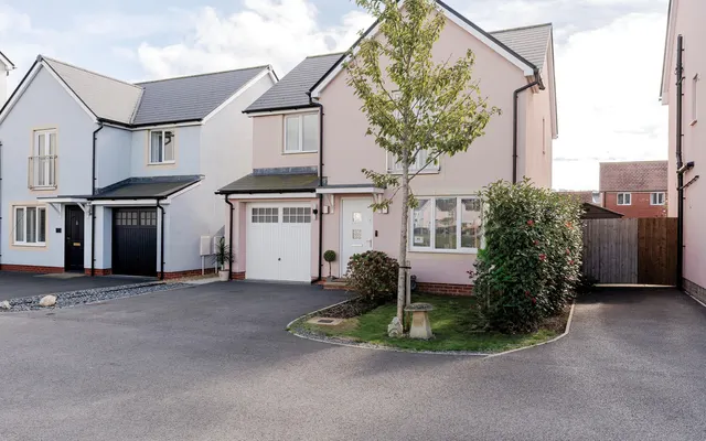 Nimbus Road, Haywood Village, BS24, photo 1