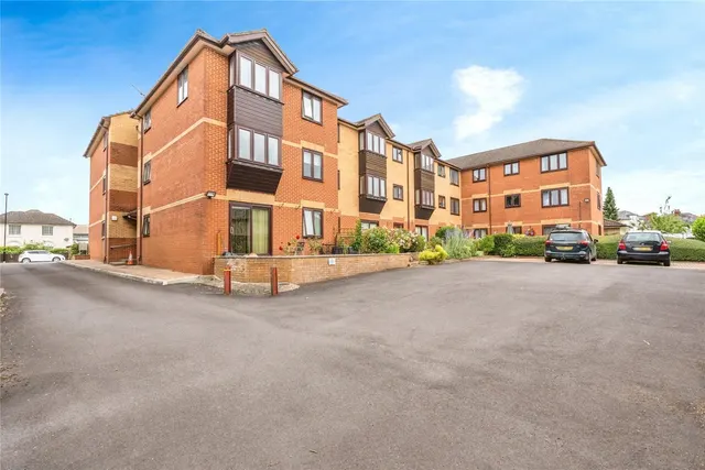 Regents Park Road, Southampton, SO15, photo 1
