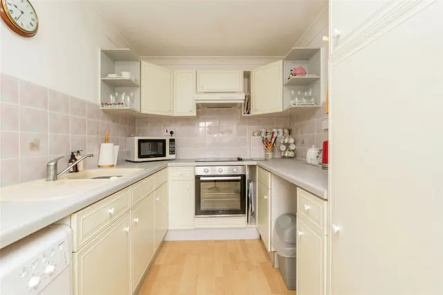 Regents Park Road, Southampton, SO15, photo 2