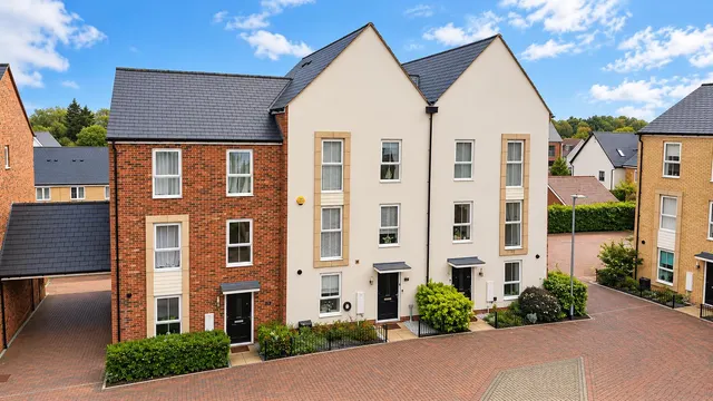 Simford Way, Whitehouse, photo 1