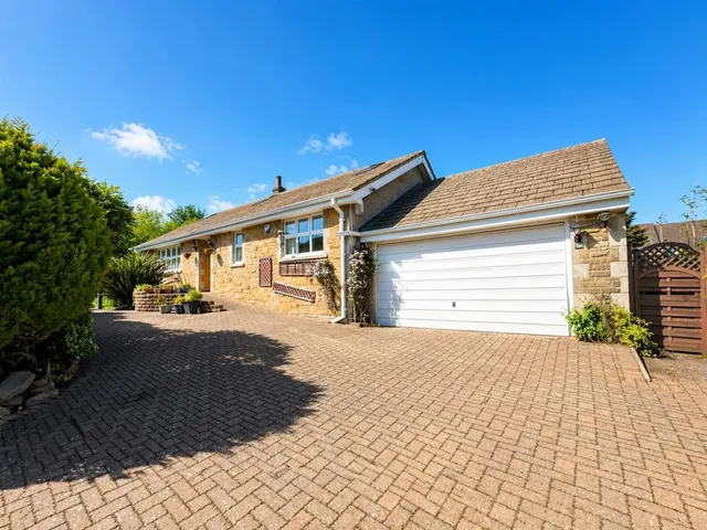Robin Close, Eccleshill, photo 1