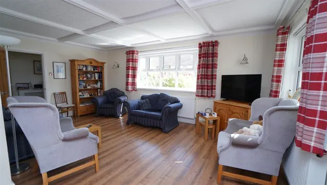 Robin Close, Eccleshill, photo 3