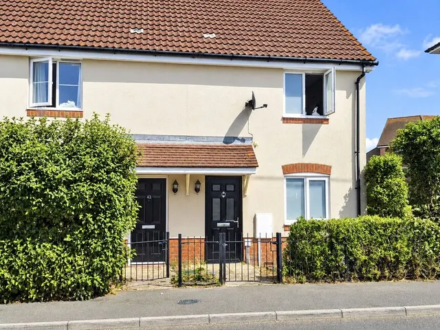 Haywood Avenue, Minster On Sea, ME12, photo 1