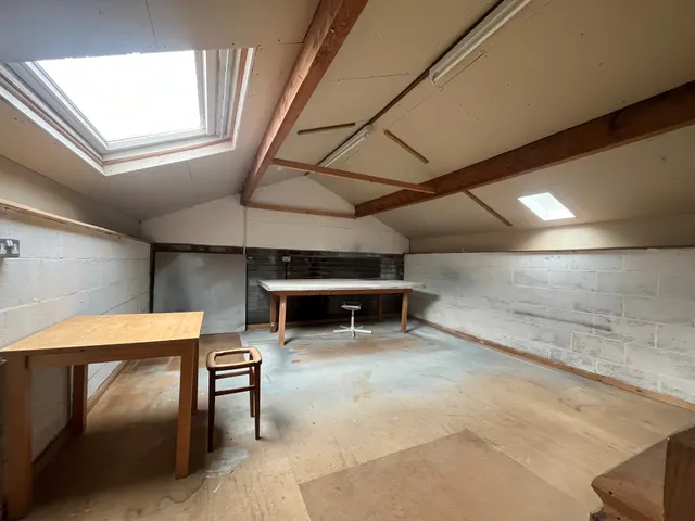 Burton Road, M20, photo 1