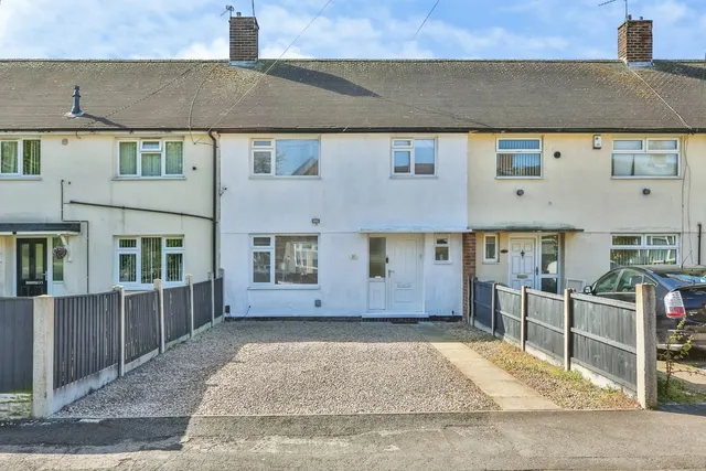 Listowel Crescent, Clifton, Nottingham, NG11, photo 1