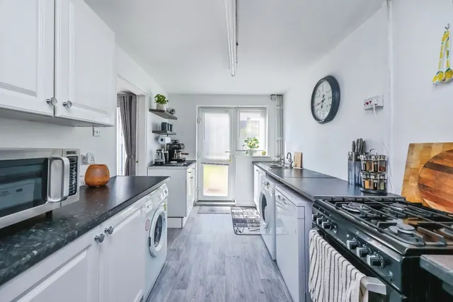 Photo 3 — Listowel Crescent, Clifton, Nottingham, NG11