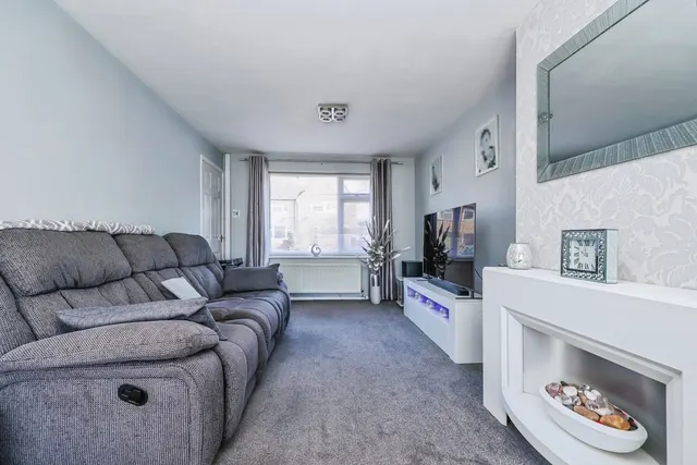 Photo 2 — Listowel Crescent, Clifton, Nottingham, NG11