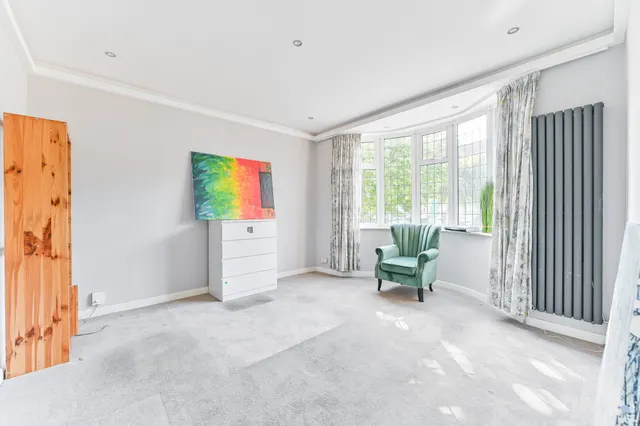 Photo 2 — 64 Marina Avenue, New Malden