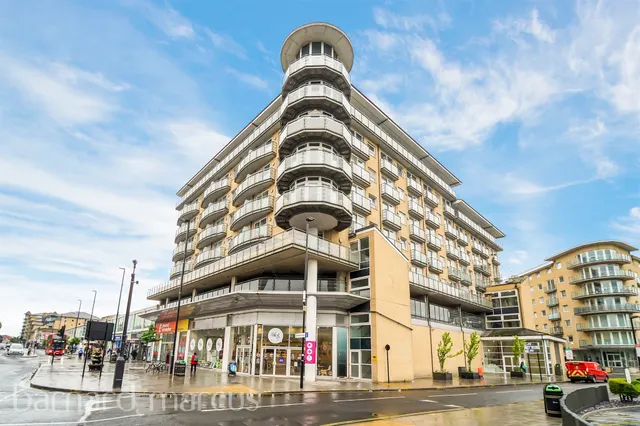 Bedfont Lane, Feltham, photo 1