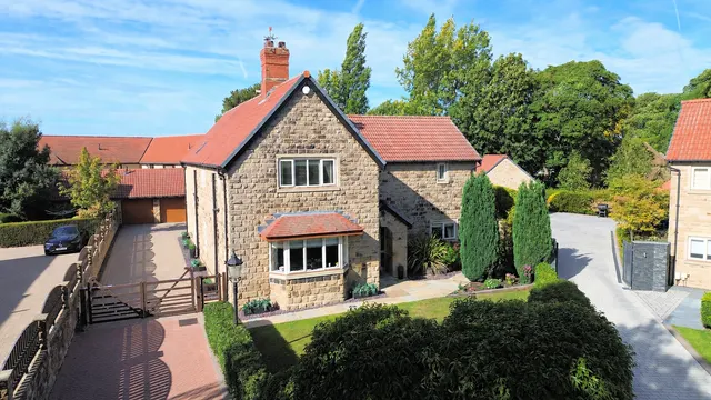 Aldam Chase, Wickersley, S66, photo 1