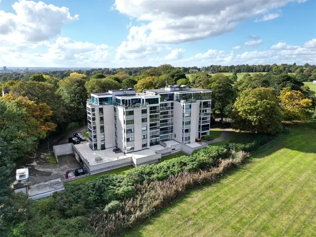 Lake View Court, Roundhay, LS8, photo 1