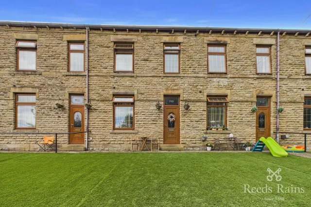 Bradford Road, Batley, West Yorkshire, WF17, photo 1