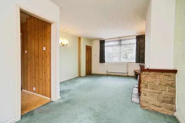 Photo 3 — Vesper Way, Leeds
