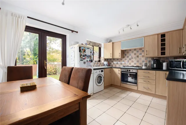 Beveren Close, Fleet, GU51, photo 2