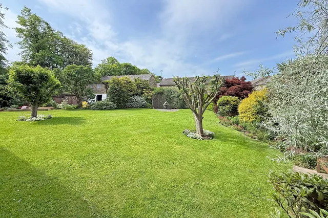 Ashdale Court Harlow Manor Park, Harrogate, HG2, photo 2