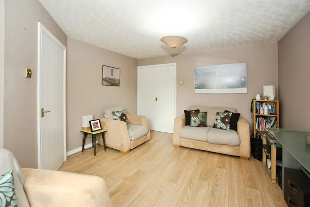 Squires Court PONTYPRIDD, CF38, photo 3