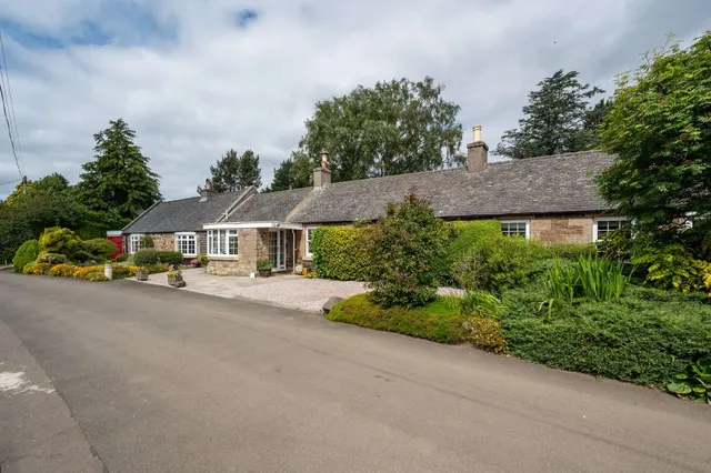 Bonnington, Wilkieston, EH27, photo 1