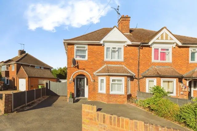 Mandeville Road, Aylesbury, Buckinghamshire, HP21, photo 1