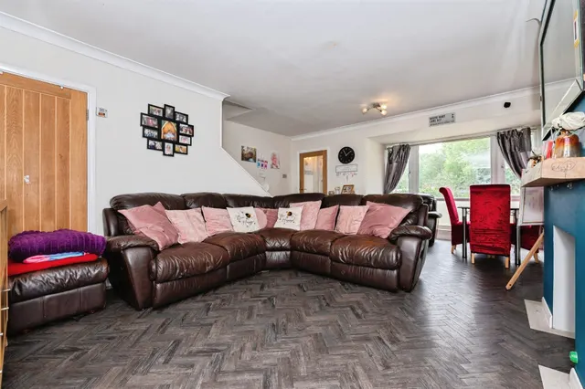 South Road, South Ockendon, photo 1