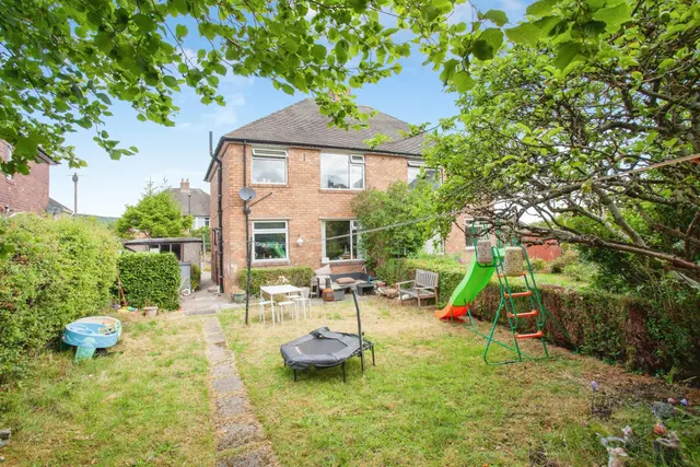 Rocher Close, Grenoside, S35, photo 2