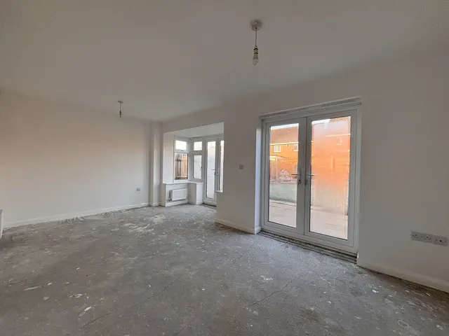 Photo 3 — Aster Way, Tamebridge, WS5