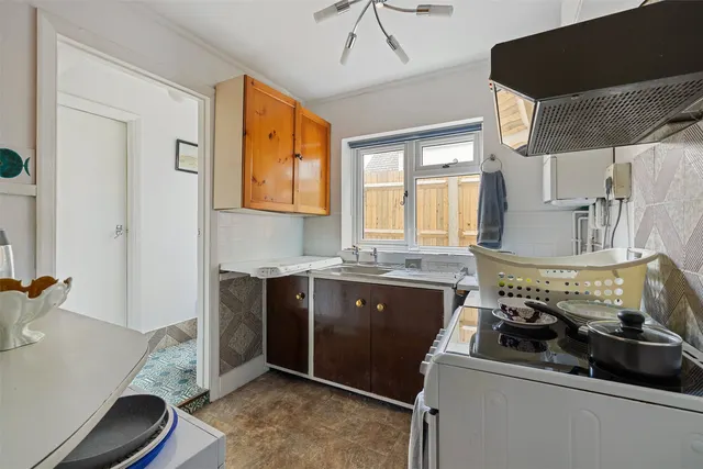 Longmoor Road, Liphook, GU30, photo 3