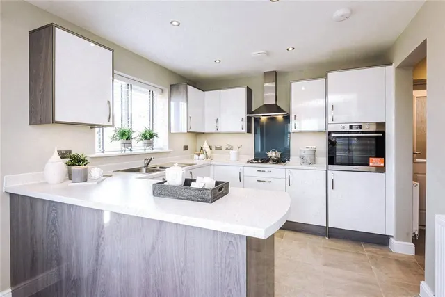 Standenhall Drive, Burnley, BB10, photo 2