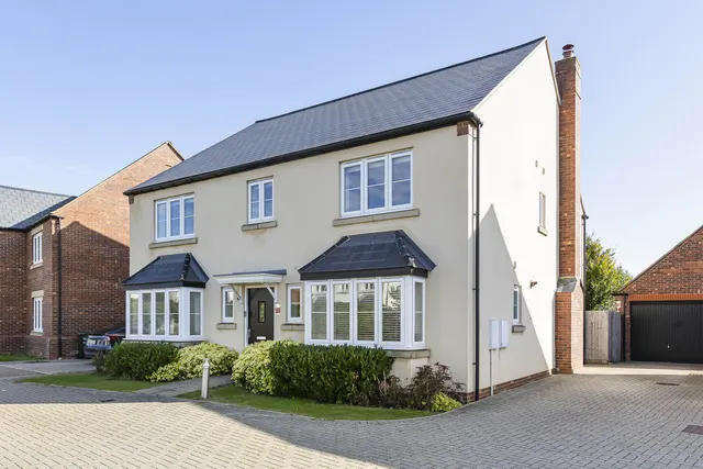 Miller Close, Heyford Park, photo 1