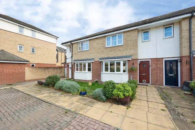 Sherriff Close, Esher, KT10, photo 1