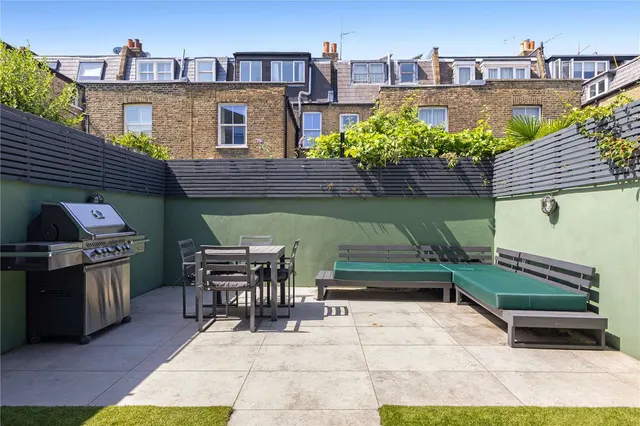 Photo 3 — Hestercombe Avenue, London, SW6 5LL