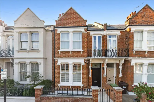 Photo 2 — Hestercombe Avenue, London, SW6 5LL