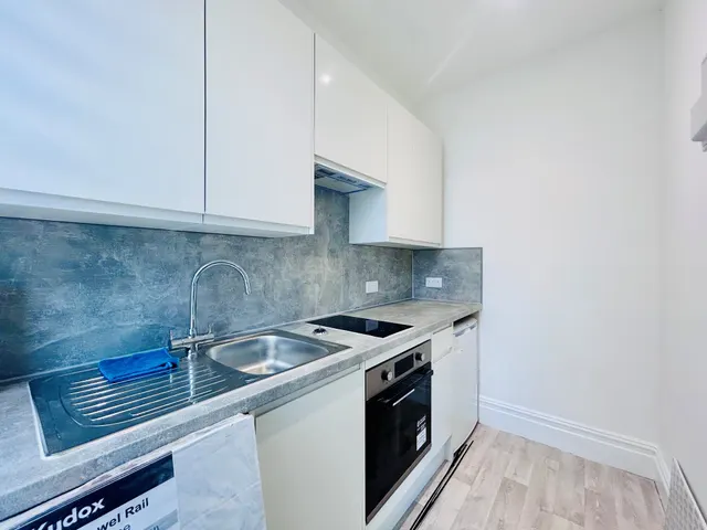 Byron Road, Worthing, BN11, photo 2