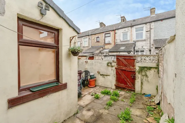 Claughton Street, Burnley, BB10, photo 2