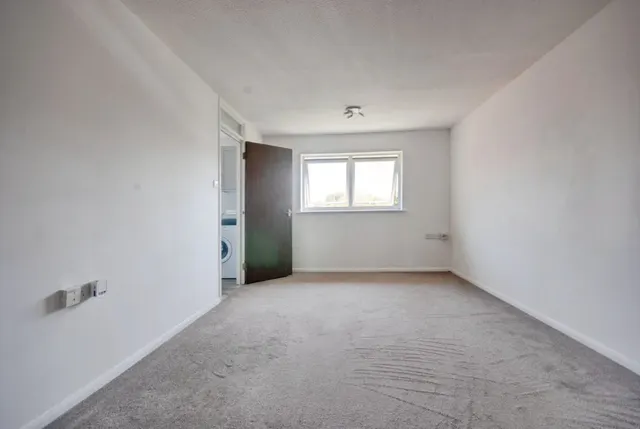First Avenue, Watford, photo 3