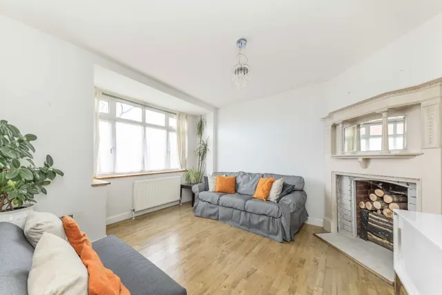 Leithcote Gardens, SW16, photo 3